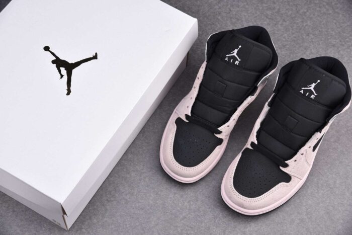 AJ1 Mid ‘Iridescent’