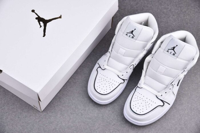 AJ1 Mid SE ‘Iridescent Trim’