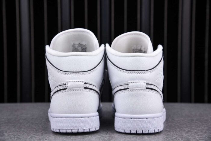 AJ1 Mid SE ‘Iridescent Trim’